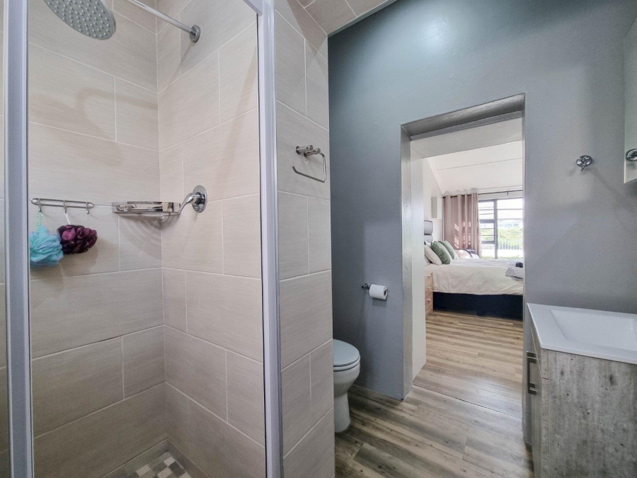 4 Bedroom Property for Sale in Sandbaai Western Cape